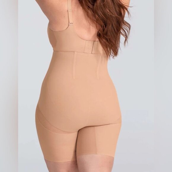 Honeylove 1X SuperPower high compression Sculptwear shorts in Sand - Picture 3 of 9